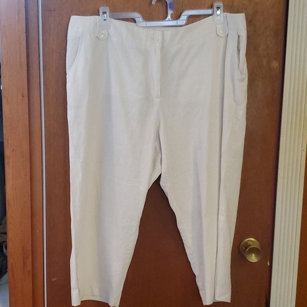 Counterparts white linen capri crop 18W button EUC